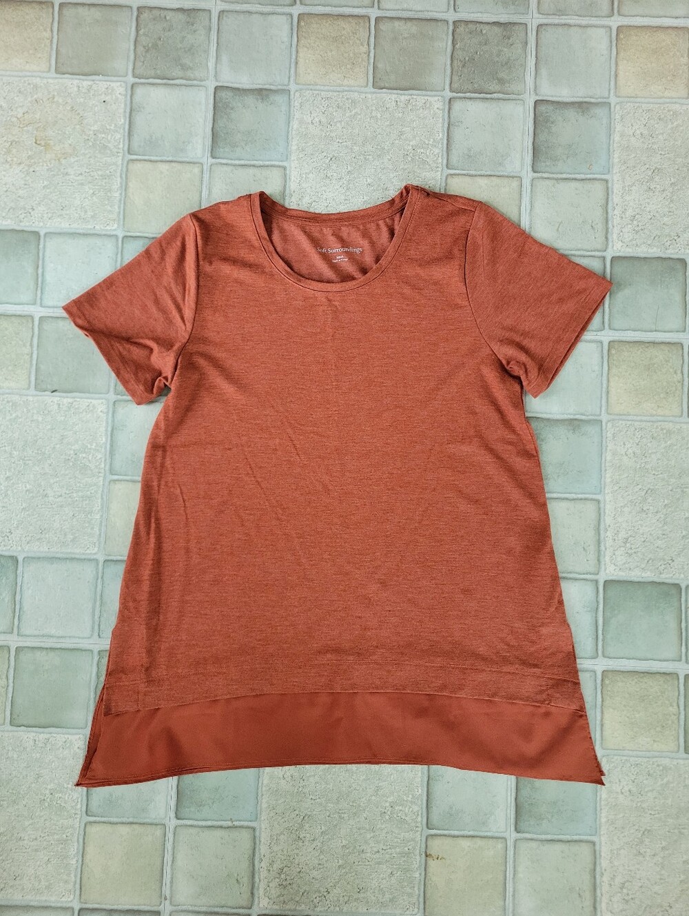Women’s Soft Surroundings Rust Short-Sleeve Tee with Extended Hem Size Small